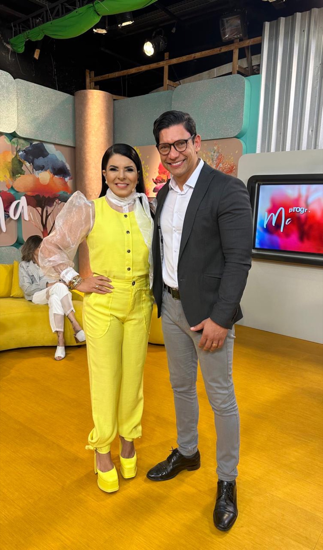 Dr. Bruno Sthefan em bastidores de estúdio